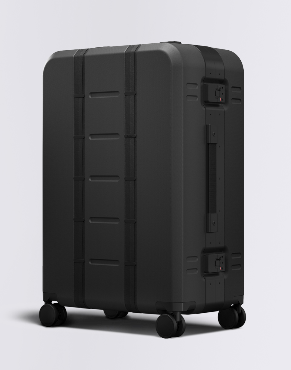 Db Ramverk Pro Check-in Luggage Large Black out