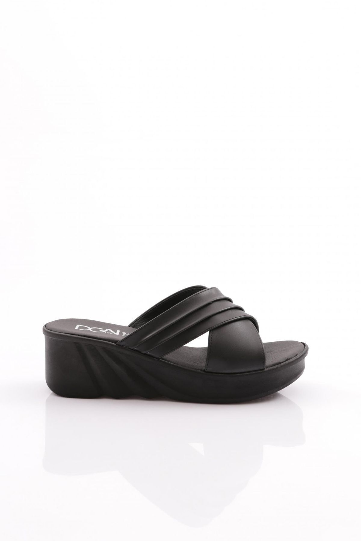 DGN 2132-22y Women's Cross Banded Slippers Black