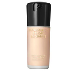 MAC Cosmetics Hydratační make-up Studio Radiance (Serum Powered Foundation) 30 ml N32