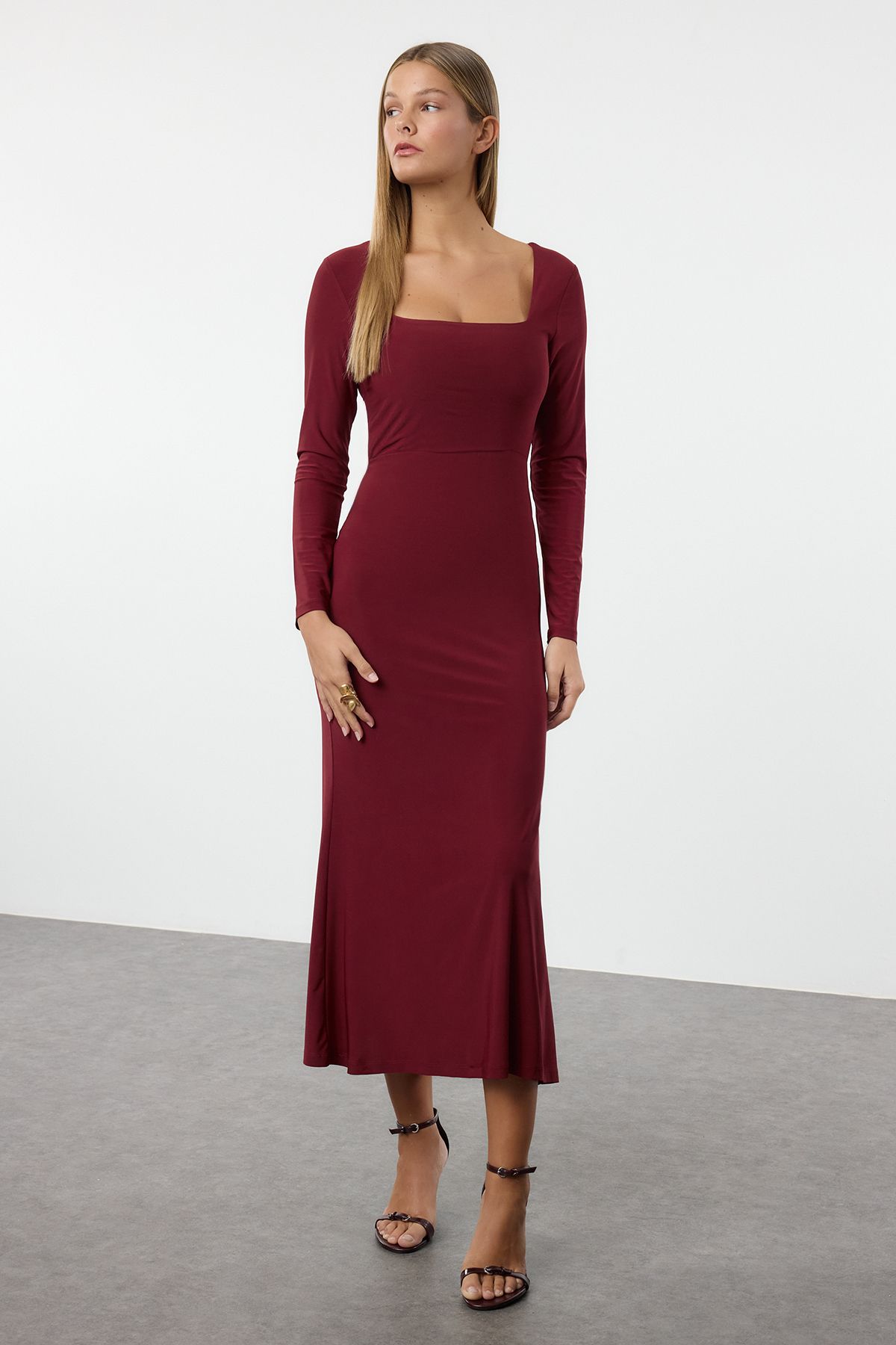 Trendyol Burgundy Maxi Flounce Square Neck Fitted/Fits Body Maxi Flexible Knit Dress