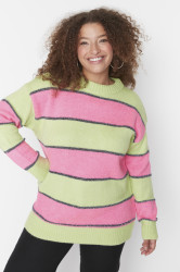 Trendyol Curve Plus Size Sweater - Green - Relaxed fit