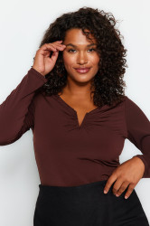 Trendyol Curve Sandy Brown V-Neck Knitted Blouse