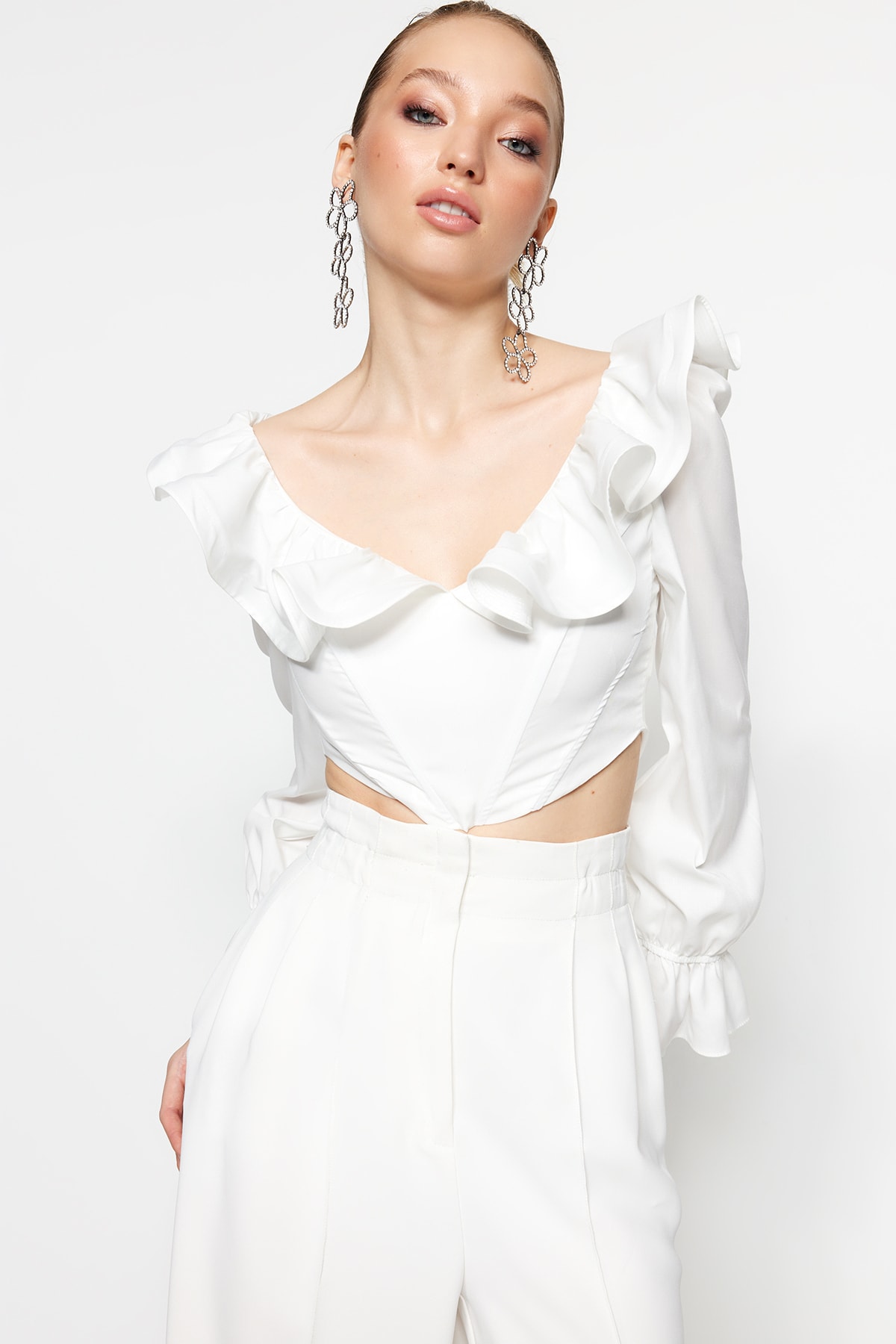 Trendyol Ecru Crop Lined Ruffle Poplin Blouse